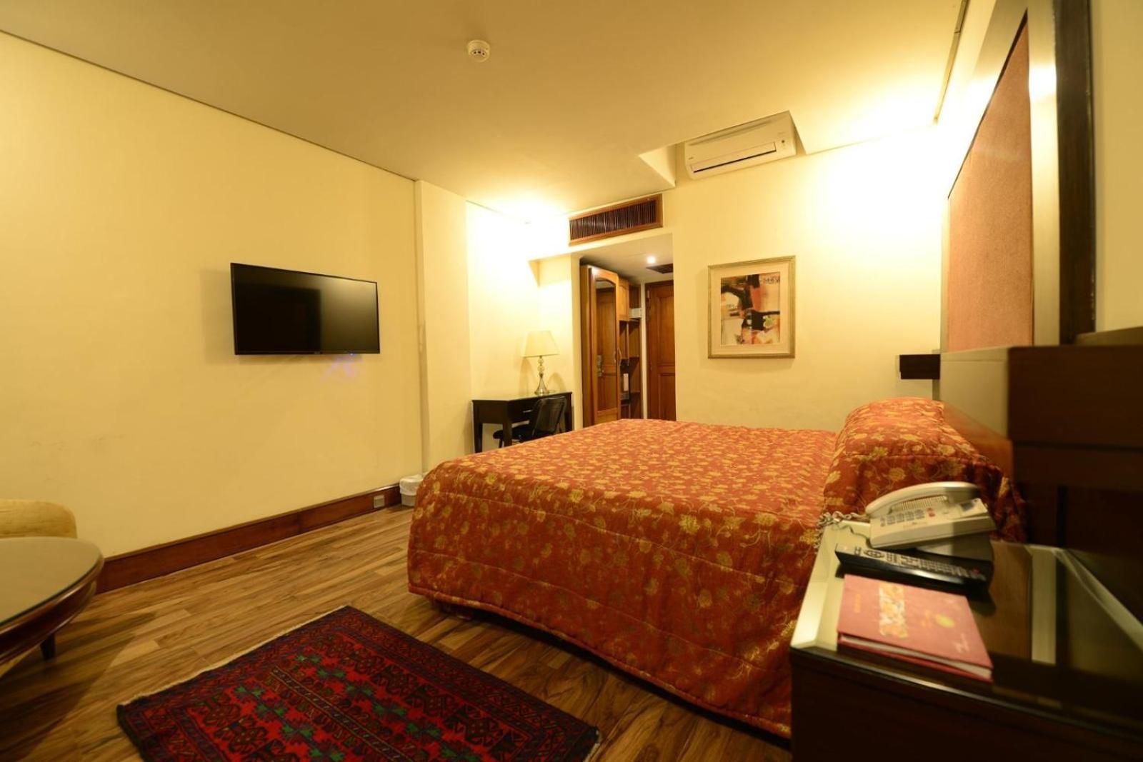 Regency Inn Hotel 拉合尔 外观 照片